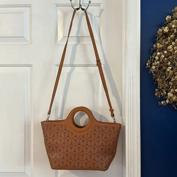 NWOT Women’s Free People Brown Vegan Leather Laser Cut Perforated Crossbody - Picture 3 of 11